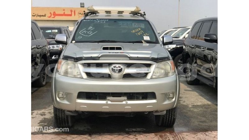 Big with watermark toyota hilux estuary import dubai 6683