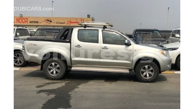 Big with watermark toyota hilux estuary import dubai 6683