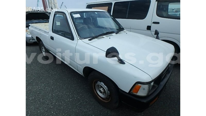 Big with watermark toyota hilux estuary import dubai 6685