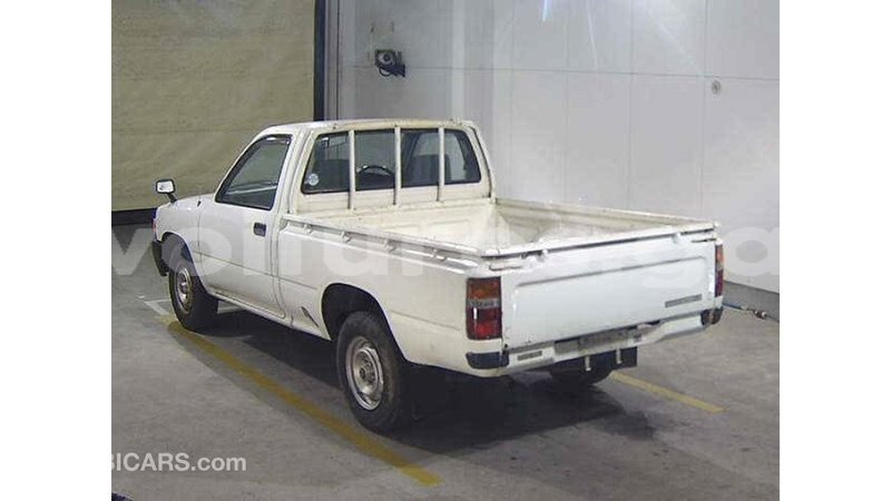 Big with watermark toyota hilux estuary import dubai 6685