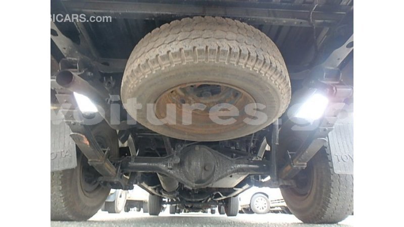 Big with watermark toyota hilux estuary import dubai 6685