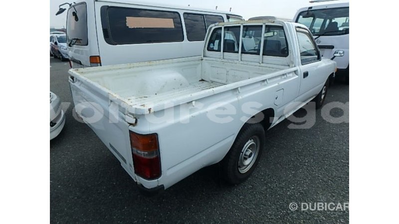 Big with watermark toyota hilux estuary import dubai 6685