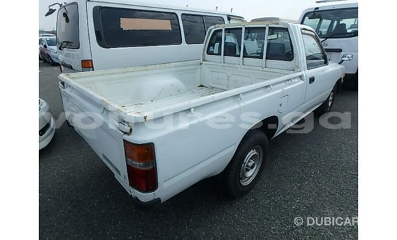 Acheter Import Voiture Toyota Hilux Blanc à Import - Dubai, Estuaire Acheter Import Voiture Toyota Hilux Blanc à Import - Dubai, Estuaire