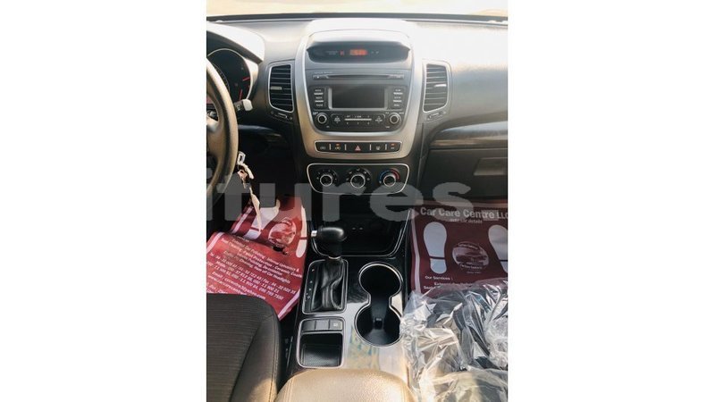 Big with watermark kia sorento estuary import dubai 6688