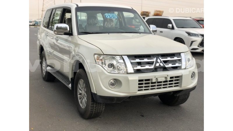 Big with watermark mitsubishi pajero estuary import dubai 6690