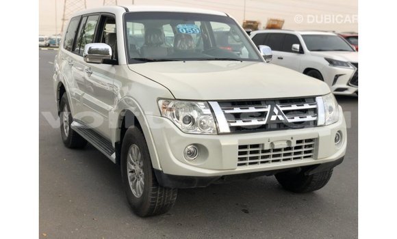 Sayi Imported Mitsubishi Pajero White Mota in Import - Dubai a estuary Sayi Imported Mitsubishi Pajero White Mota in Import - Dubai a estuary