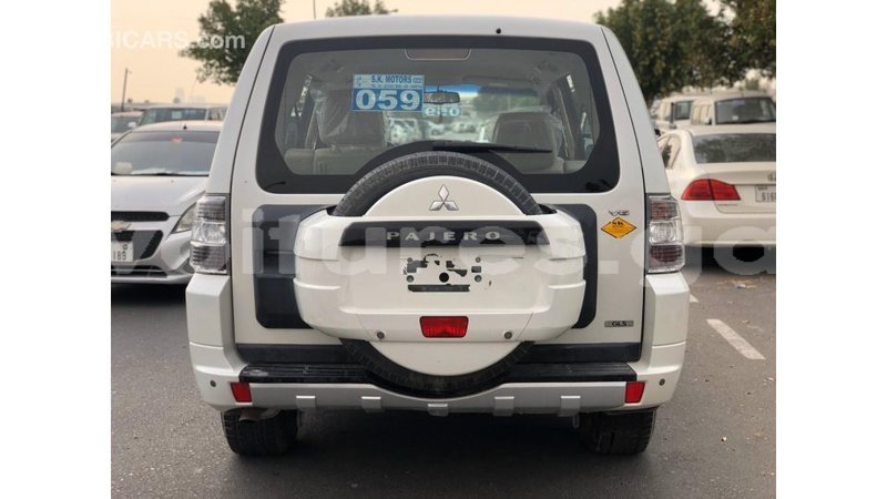 Big with watermark mitsubishi pajero estuary import dubai 6690