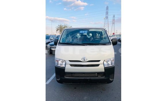Sayi Imported Toyota Hiace White Mota in Import - Dubai a estuary Sayi Imported Toyota Hiace White Mota in Import - Dubai a estuary