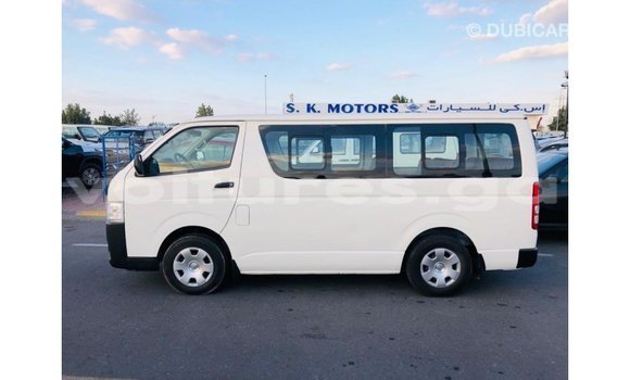 Sayi Imported Toyota Hiace White Mota in Import - Dubai a estuary Sayi Imported Toyota Hiace White Mota in Import - Dubai a estuary