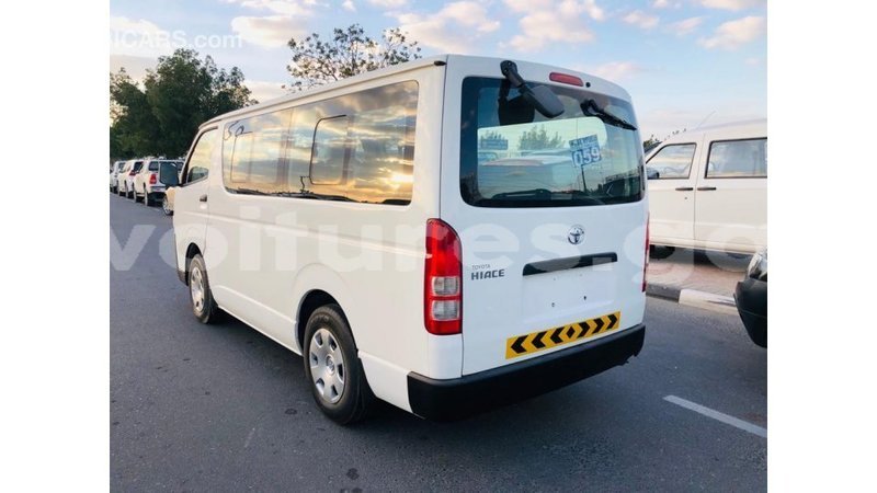 Big with watermark toyota hiace estuary import dubai 6693