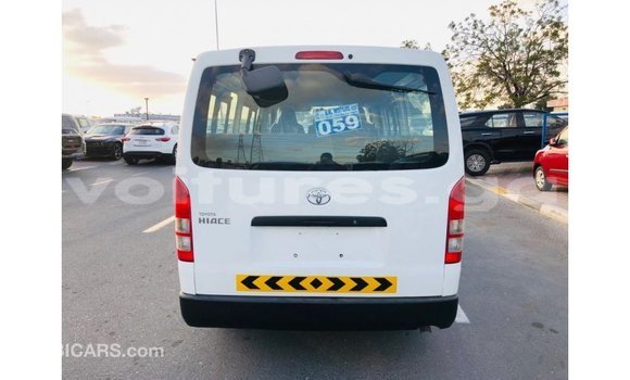 Sayi Imported Toyota Hiace White Mota in Import - Dubai a estuary Sayi Imported Toyota Hiace White Mota in Import - Dubai a estuary