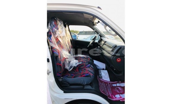 Sayi Imported Toyota Hiace White Mota in Import - Dubai a estuary Sayi Imported Toyota Hiace White Mota in Import - Dubai a estuary