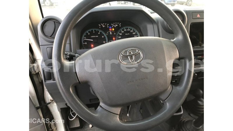 Big with watermark toyota land cruiser estuary import dubai 6695