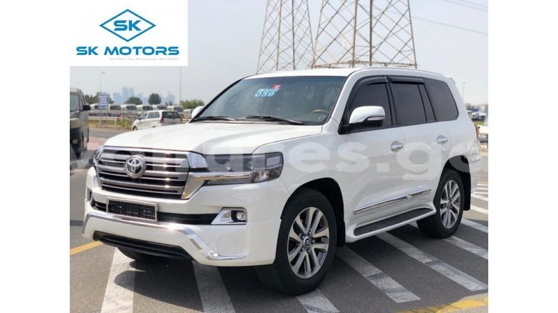 Big with watermark toyota land cruiser estuary import dubai 6703