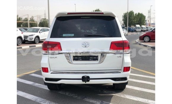 Buy Import Toyota Land Cruiser White Car in Import - Dubai in Estuary Buy Import Toyota Land Cruiser White Car in Import - Dubai in Estuary