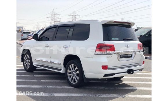 Buy Import Toyota Land Cruiser White Car in Import - Dubai in Estuary Buy Import Toyota Land Cruiser White Car in Import - Dubai in Estuary
