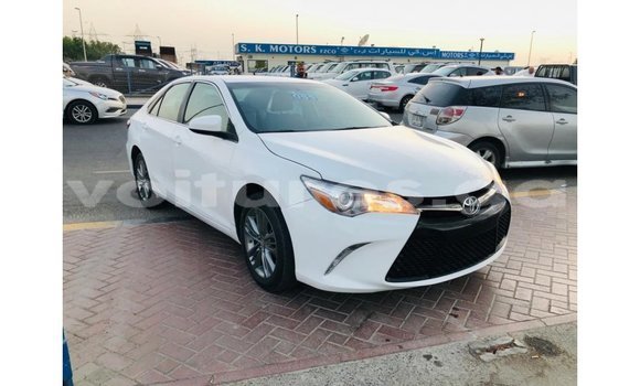 Acheter Import Voiture Toyota Camry Blanc à Import - Dubai, Estuaire