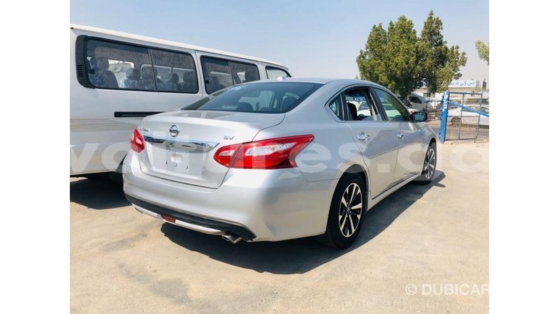 Big with watermark nissan altima estuary import dubai 6708