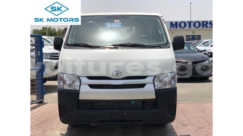 Big with watermark toyota da estuary import dubai 6712