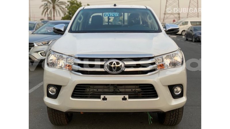 Big with watermark toyota hilux estuary import dubai 6715