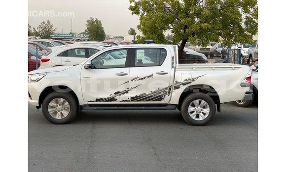 Sayi Imported Toyota Hilux White Mota in Import - Dubai a estuary Sayi Imported Toyota Hilux White Mota in Import - Dubai a estuary