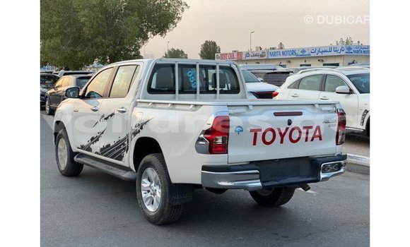 Sayi Imported Toyota Hilux White Mota in Import - Dubai a estuary Sayi Imported Toyota Hilux White Mota in Import - Dubai a estuary
