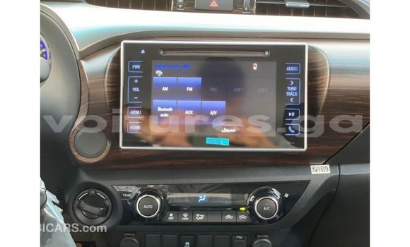 Sayi Imported Toyota Hilux White Mota in Import - Dubai a estuary Sayi Imported Toyota Hilux White Mota in Import - Dubai a estuary