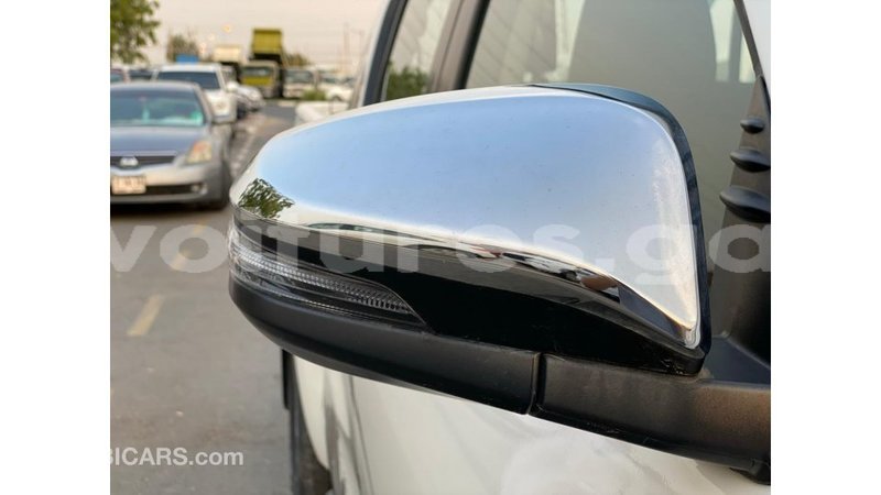 Big with watermark toyota hilux estuary import dubai 6715