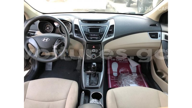 Big with watermark hyundai elantra estuary import dubai 6718