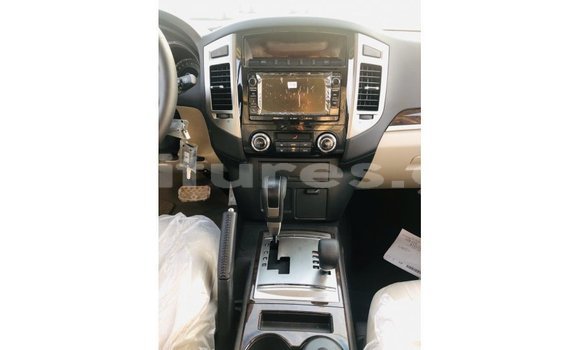 Buy Import Mitsubishi Pajero Black Car in Import - Dubai in Estuary Buy Import Mitsubishi Pajero Black Car in Import - Dubai in Estuary