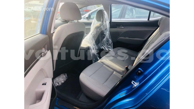 Big with watermark hyundai elantra estuary import dubai 6730