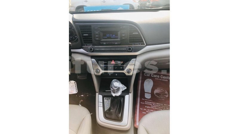 Big with watermark hyundai elantra estuary import dubai 6730