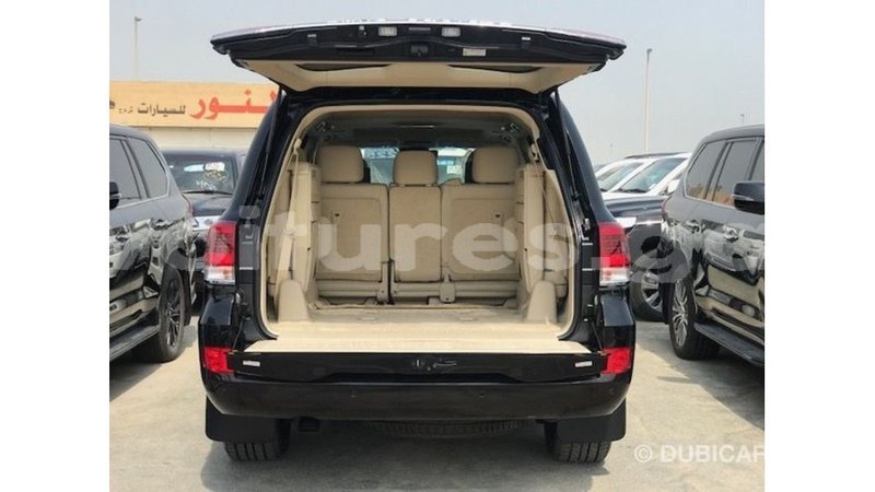 Big with watermark toyota land cruiser estuaire import dubai 6734