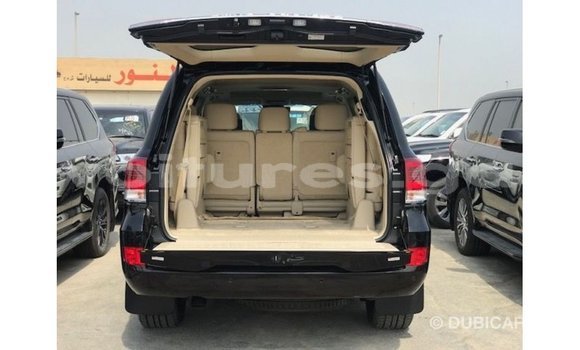 Acheter Import Voiture Toyota Land Cruiser Noir à Import - Dubai, Estuaire Acheter Import Voiture Toyota Land Cruiser Noir à Import - Dubai, Estuaire