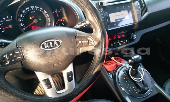 Sayi Na hannu Kia Sportage White Mota in Libreville a estuary Sayi Na hannu Kia Sportage White Mota in Libreville a estuary