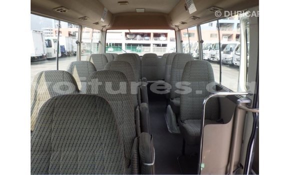 Acheter Import Voiture Toyota Coaster Blanc à Import - Dubai, Estuaire Acheter Import Voiture Toyota Coaster Blanc à Import - Dubai, Estuaire