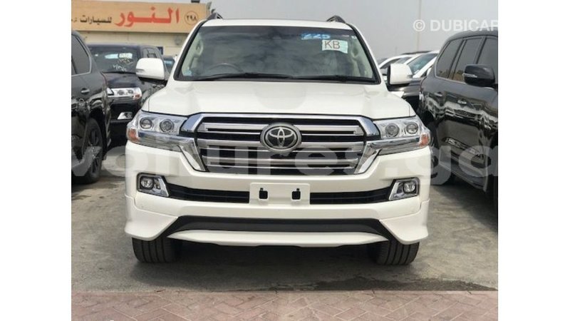 Big with watermark toyota land cruiser estuaire import dubai 6736