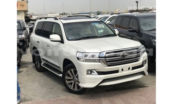 Buy Import Toyota Land Cruiser White Car in Import - Dubai in Estuary Buy Import Toyota Land Cruiser White Car in Import - Dubai in Estuary