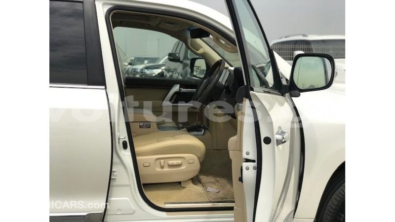 Big with watermark toyota land cruiser estuaire import dubai 6736