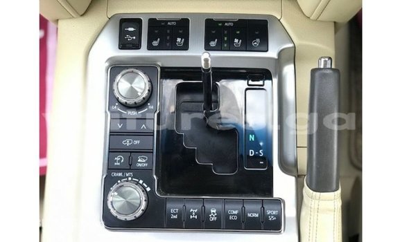 Buy Import Toyota Land Cruiser White Car in Import - Dubai in Estuary Buy Import Toyota Land Cruiser White Car in Import - Dubai in Estuary