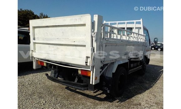 Acheter Import Utilitaire Toyota Dyna Blanc à Import - Dubai, Estuaire Acheter Import Utilitaire Toyota Dyna Blanc à Import - Dubai, Estuaire