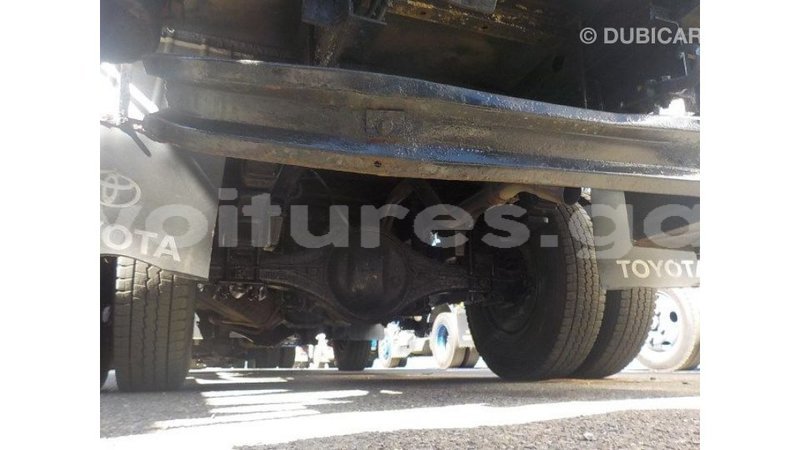 Big with watermark toyota dyna estuary import dubai 6738