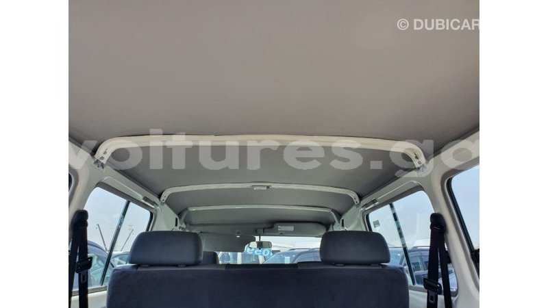 Big with watermark toyota land cruiser estuaire import dubai 6740