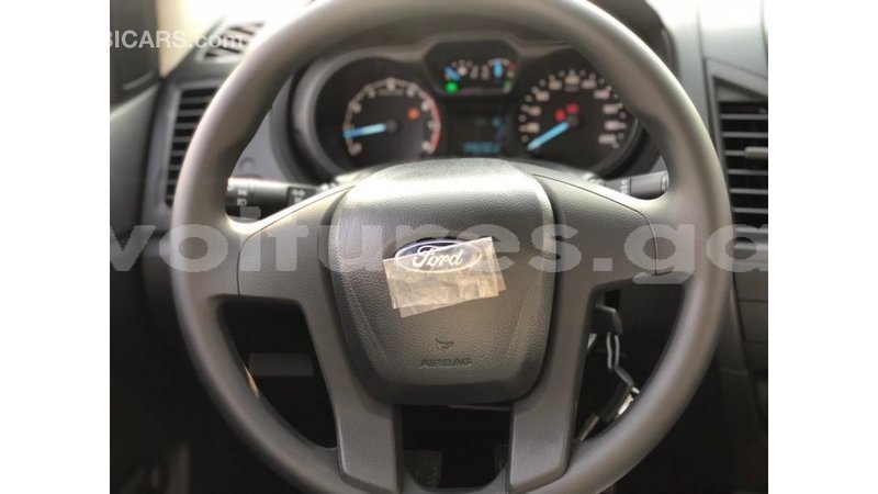 Big with watermark ford ranger estuaire import dubai 6741