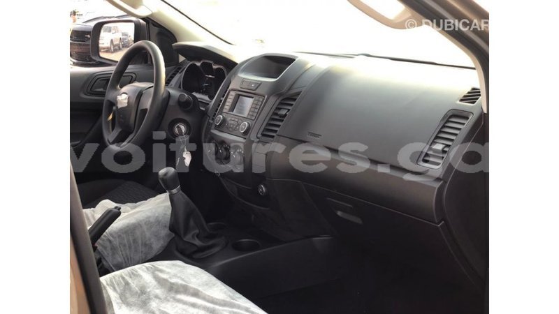 Big with watermark ford ranger estuaire import dubai 6741