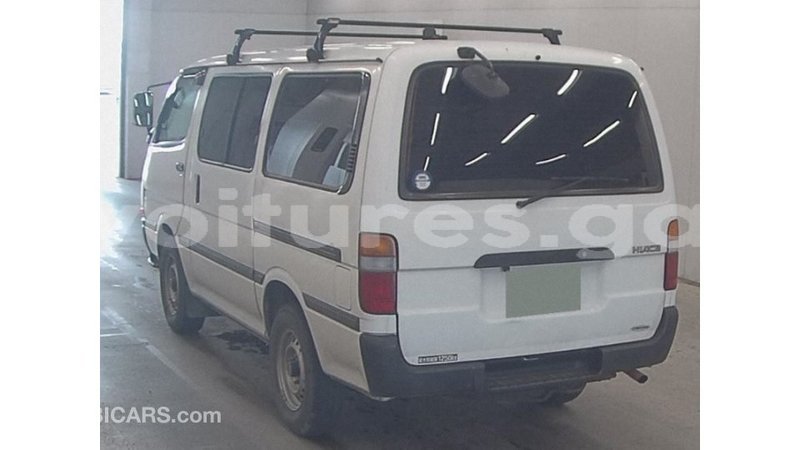 Big with watermark toyota hiace estuaire import dubai 6742