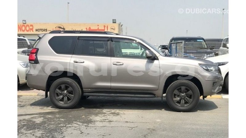 Big with watermark toyota prado estuaire import dubai 6743