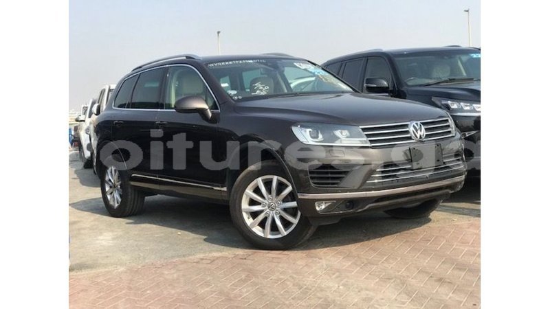 Big with watermark volkswagen touareg estuaire import dubai 6745