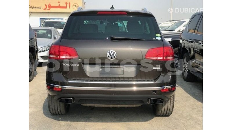 Big with watermark volkswagen touareg estuaire import dubai 6745