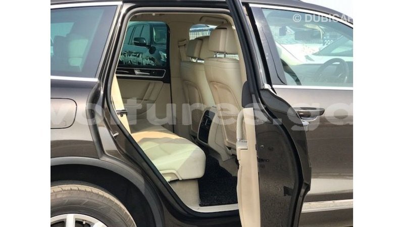 Big with watermark volkswagen touareg estuaire import dubai 6745